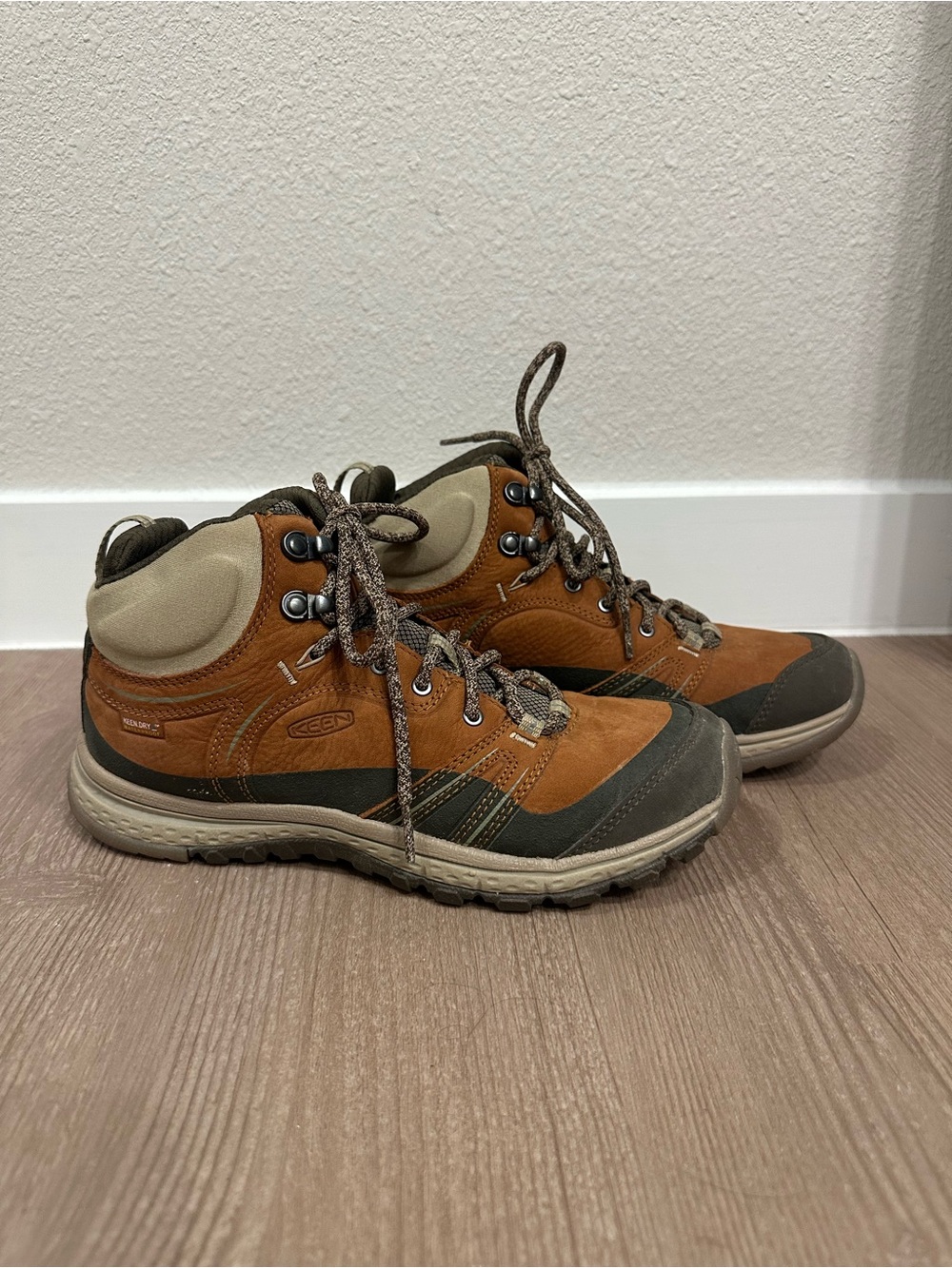 Women’s Keen Terradora Hiking Boots 7.5